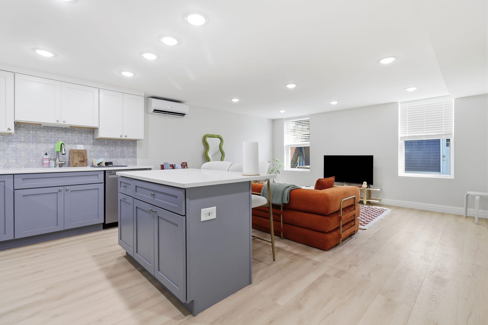 461 PAVONIA AVE Unit: 1
