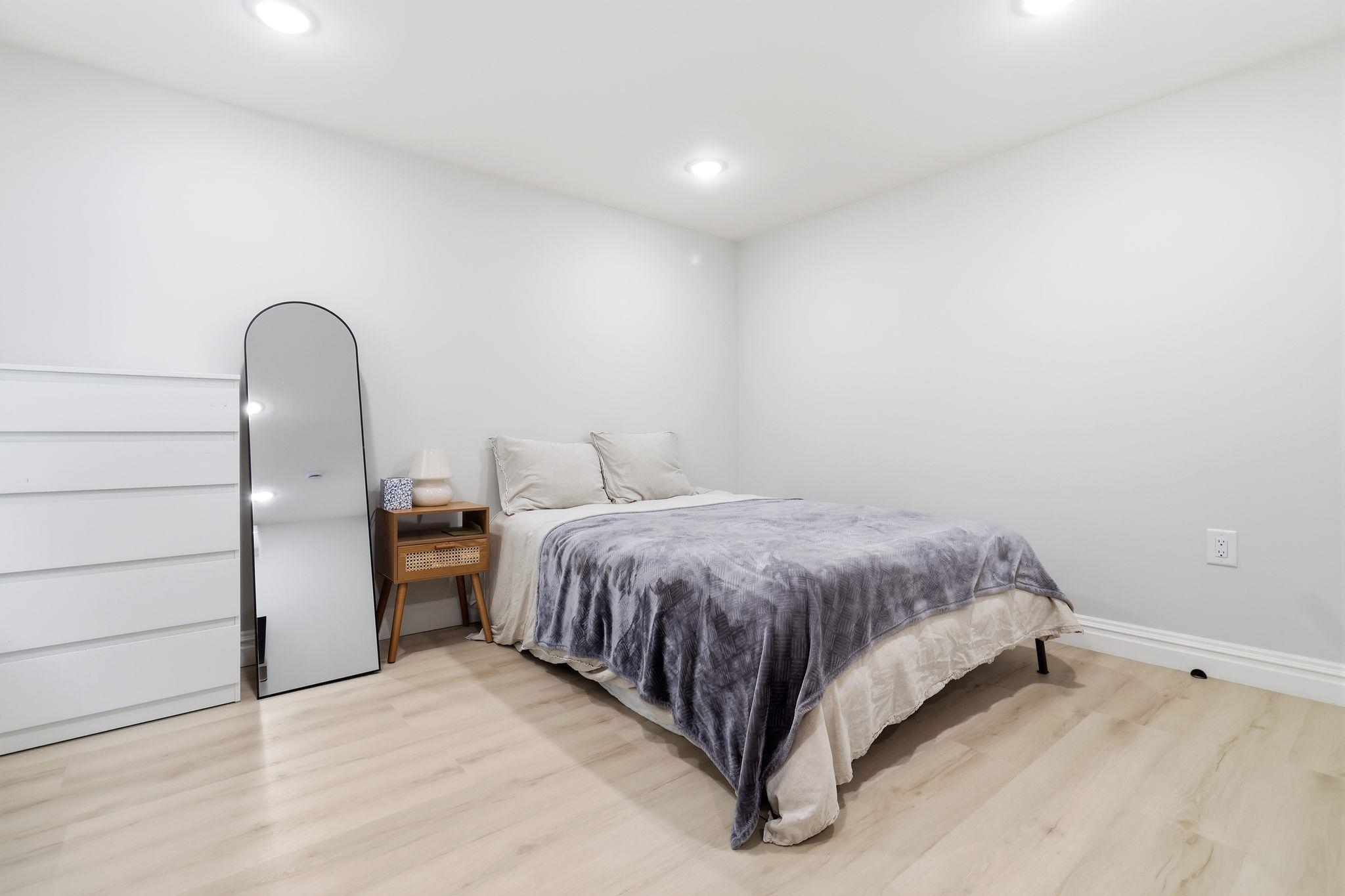 461 PAVONIA AVE Unit: 1