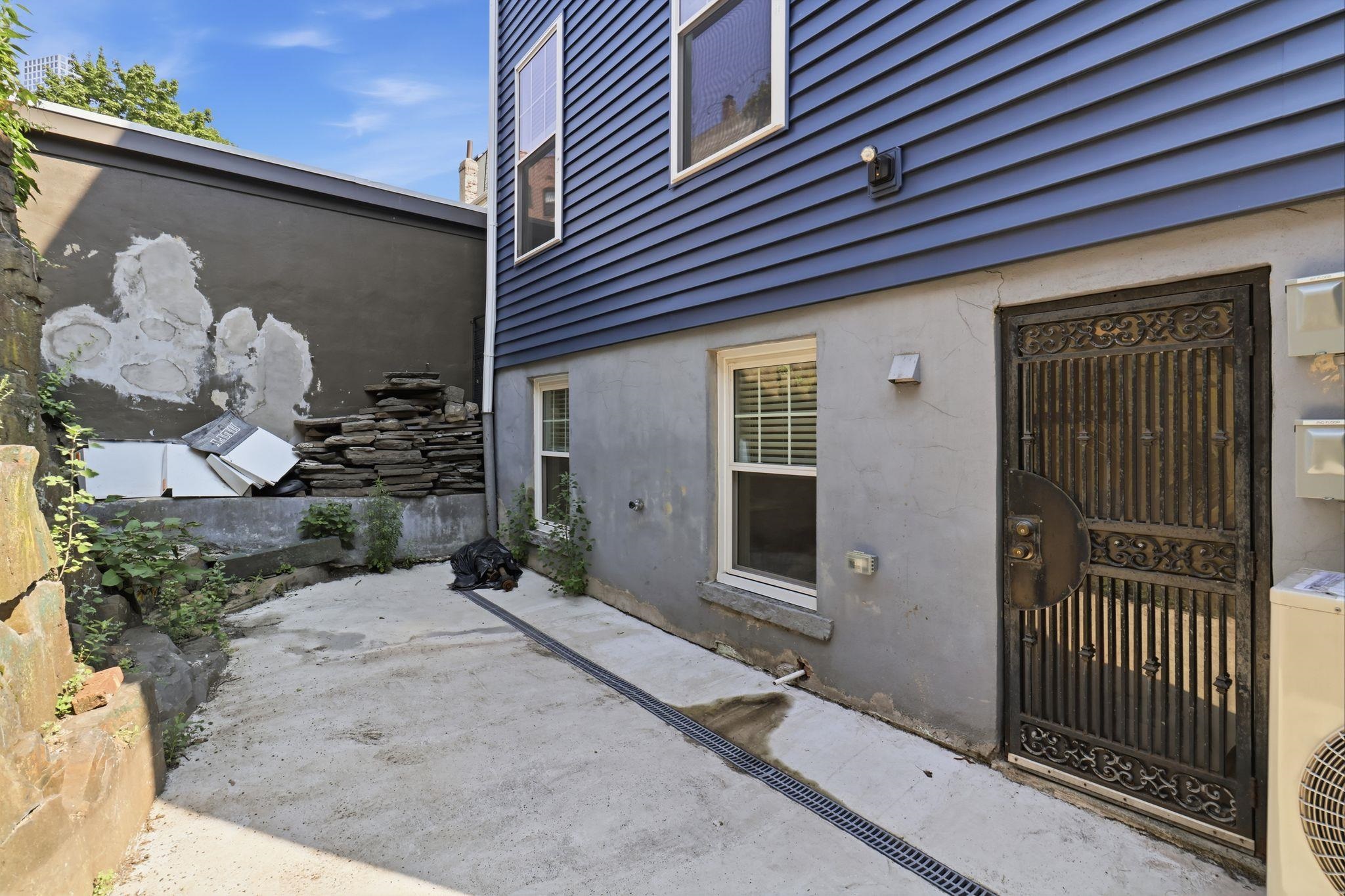 461 PAVONIA AVE Unit: 1