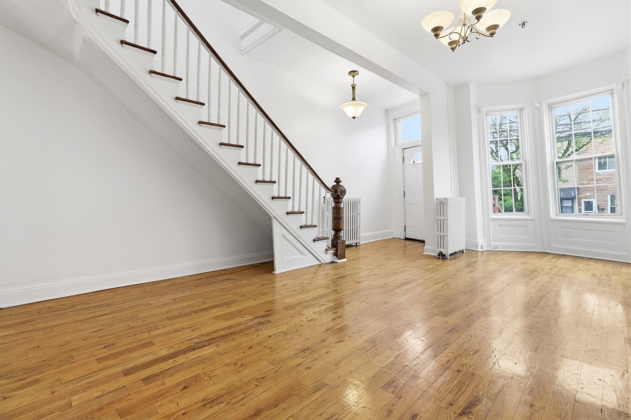 491 MERCER ST Unit: 2