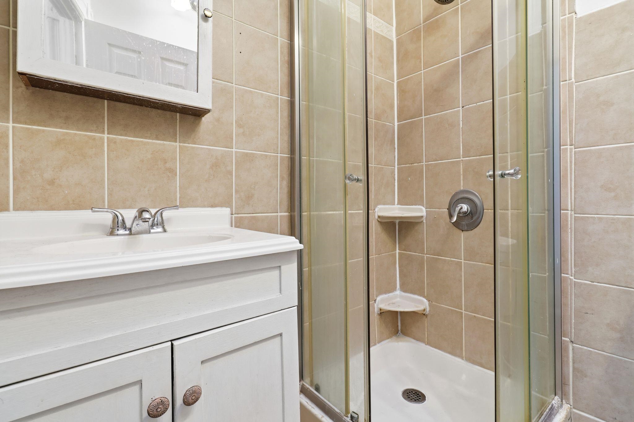 491 MERCER ST Unit: 2