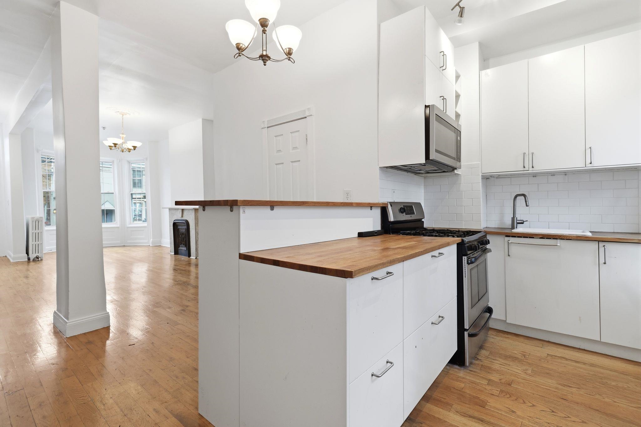 491 MERCER ST Unit: 2