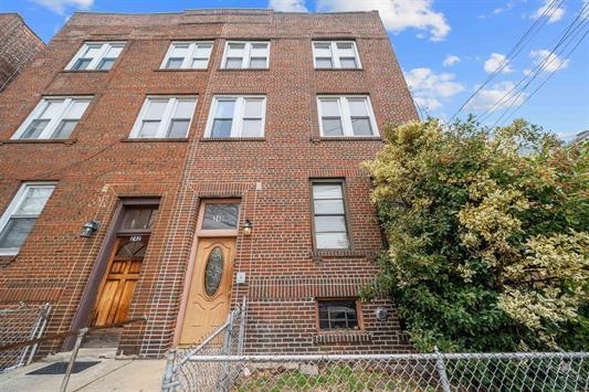240 CLENDENNY AVE Unit: 5A