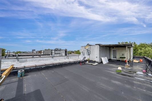 240 CLENDENNY AVE Unit: 5A