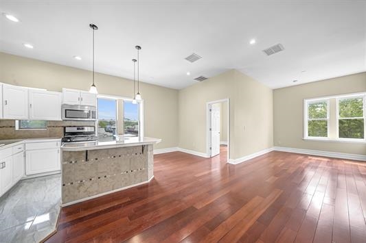 240 CLENDENNY AVE Unit: 5A