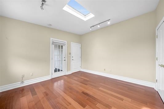 240 CLENDENNY AVE Unit: 5A