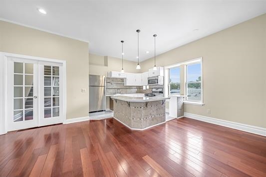 240 CLENDENNY AVE Unit: 5A