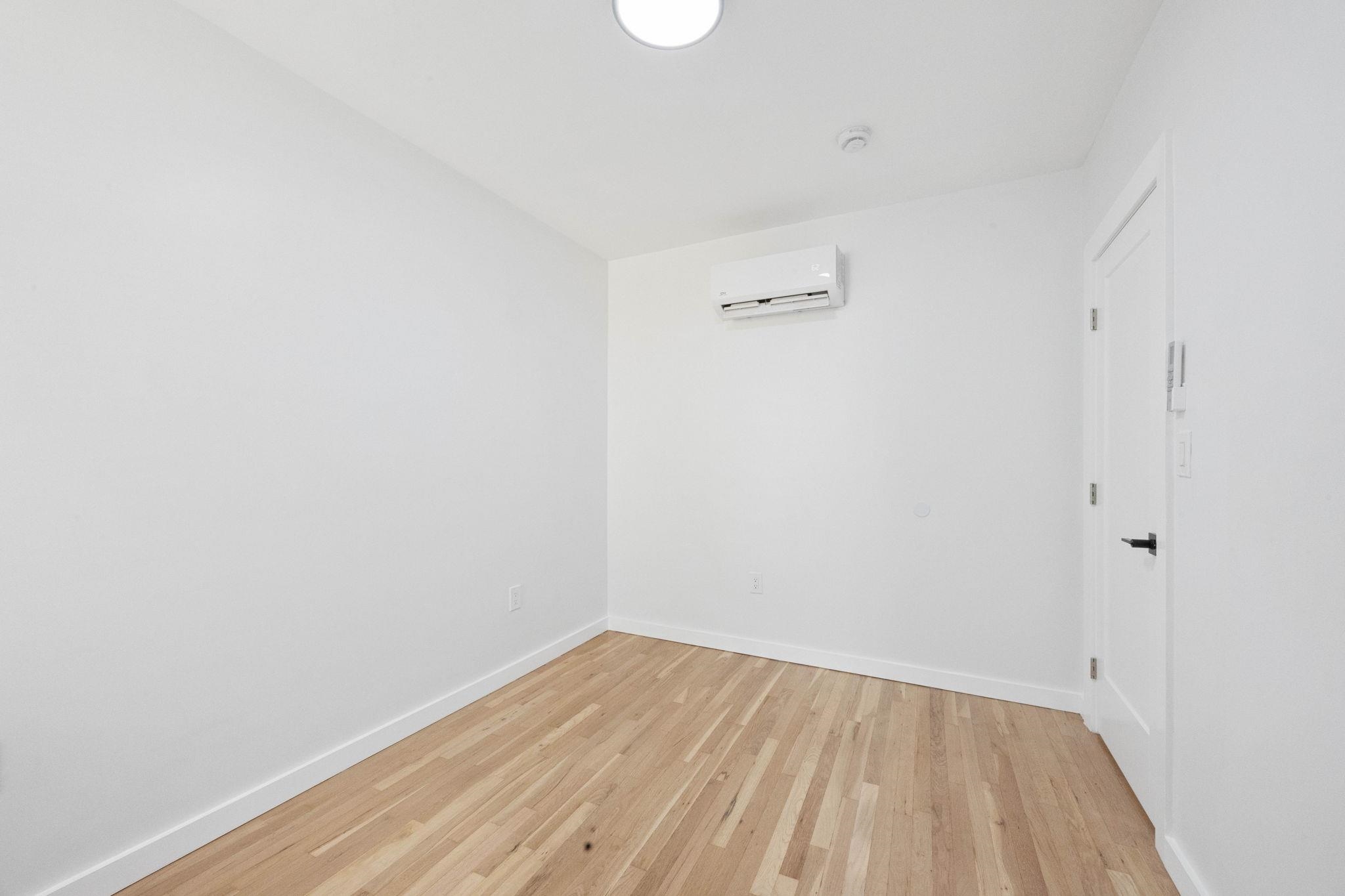 294 HOBOKEN AVE Unit: 1