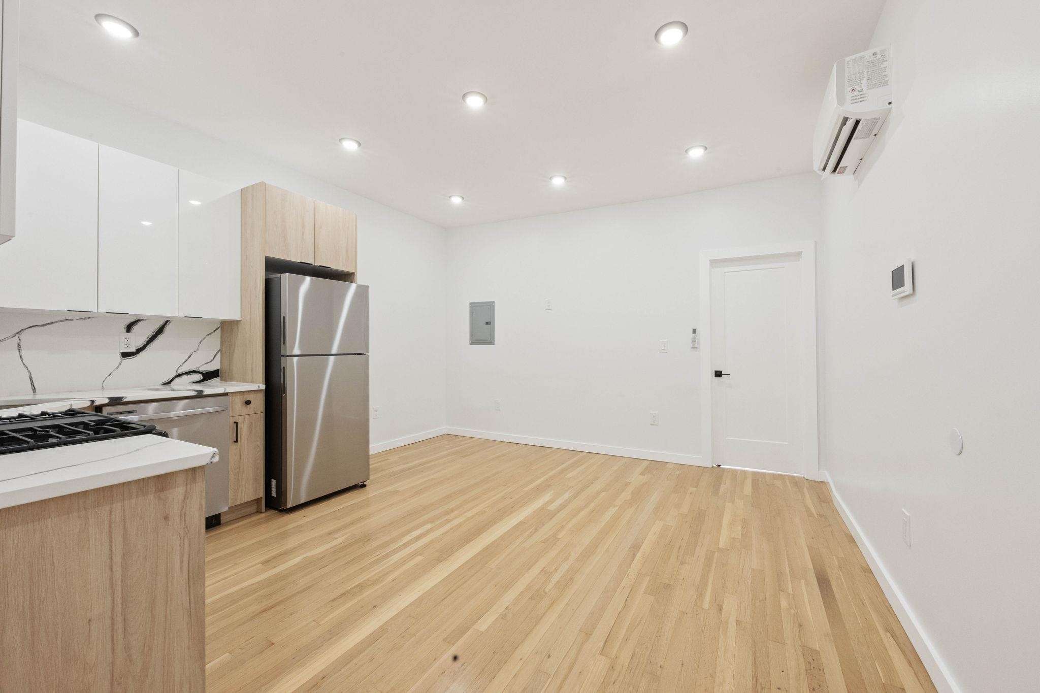 294 HOBOKEN AVE Unit: 1