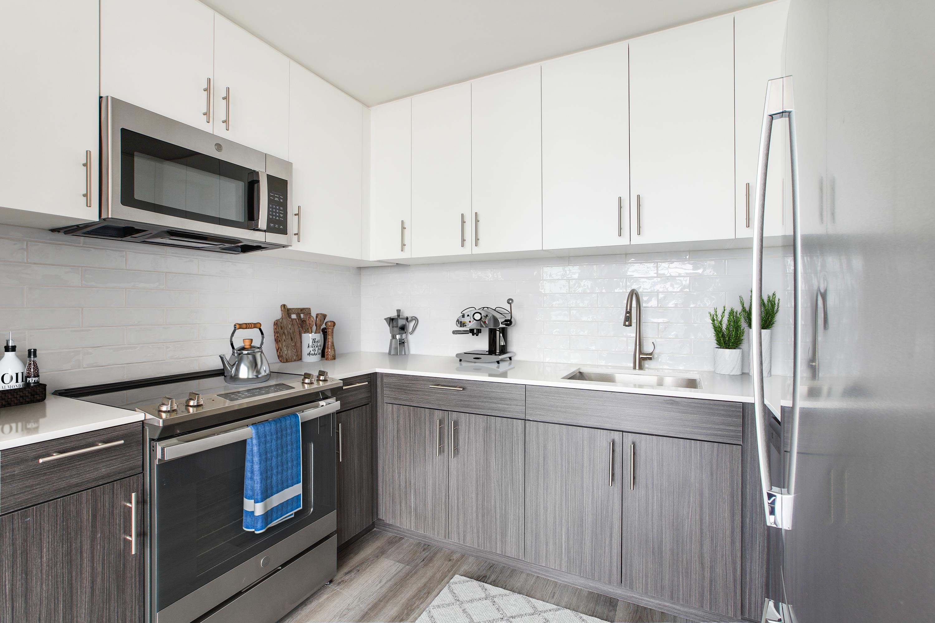 413 SUMMIT AVE Unit: 711