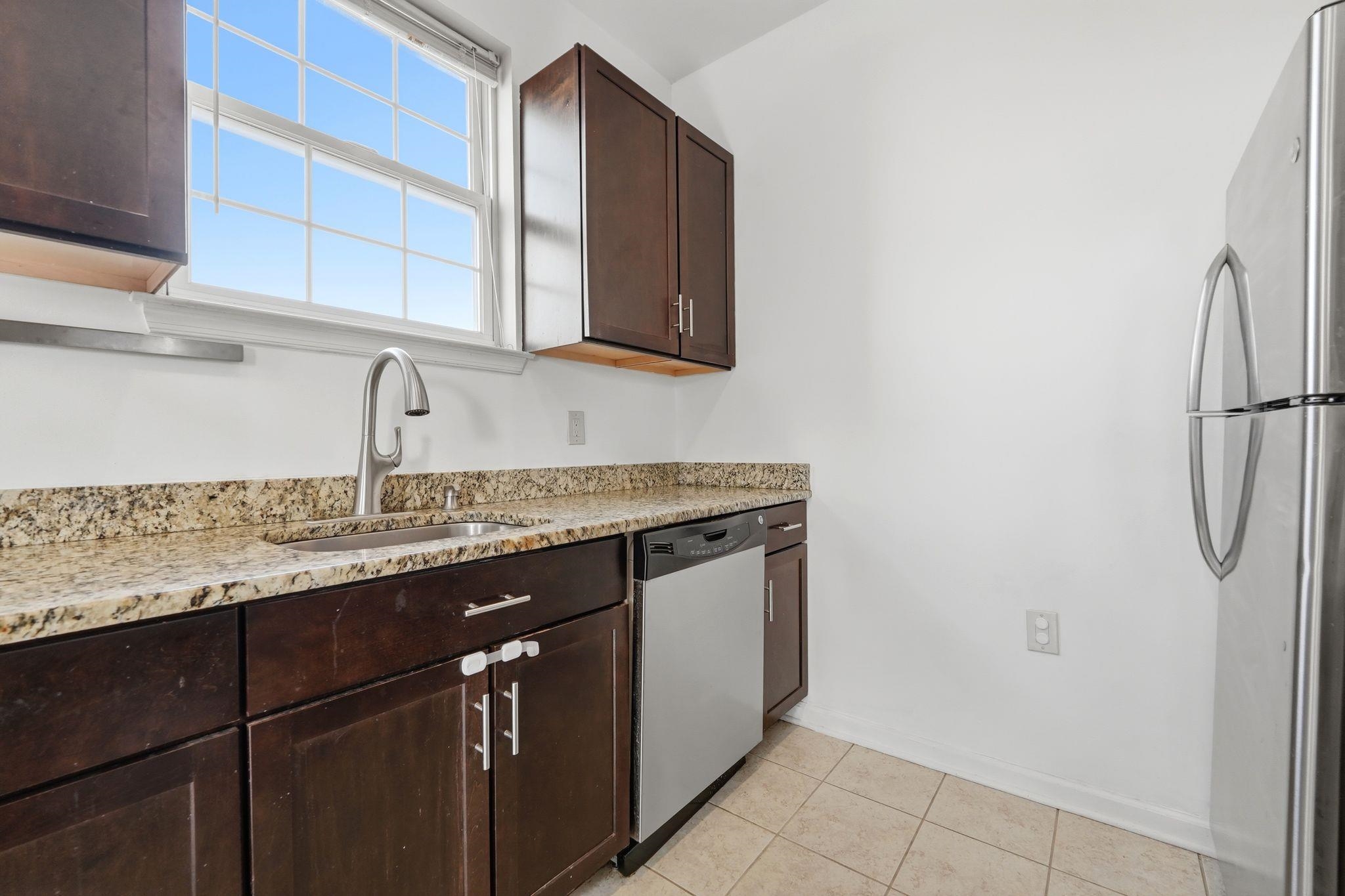 1209 SUMMIT AVE Unit: 407