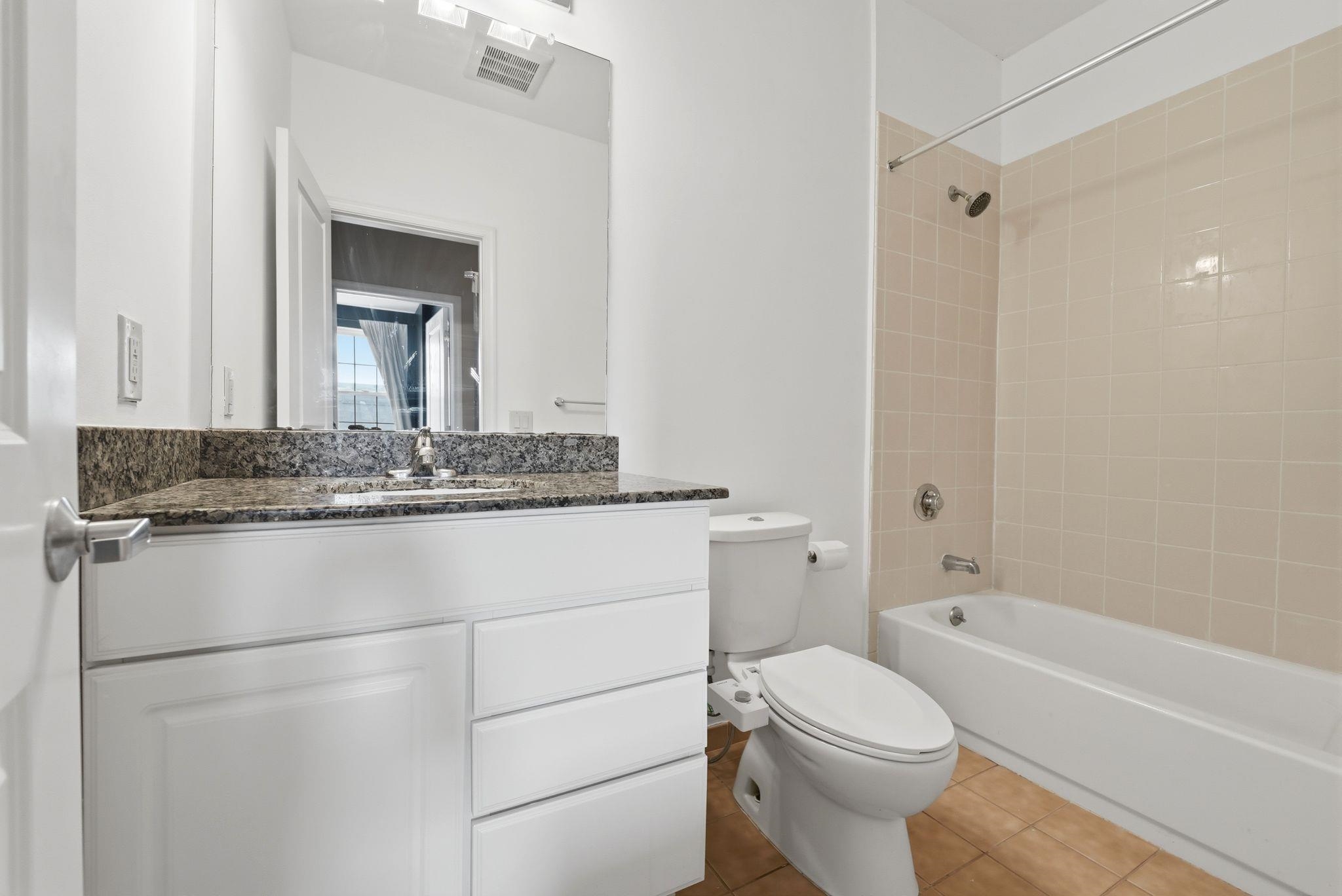 1209 SUMMIT AVE Unit: 407