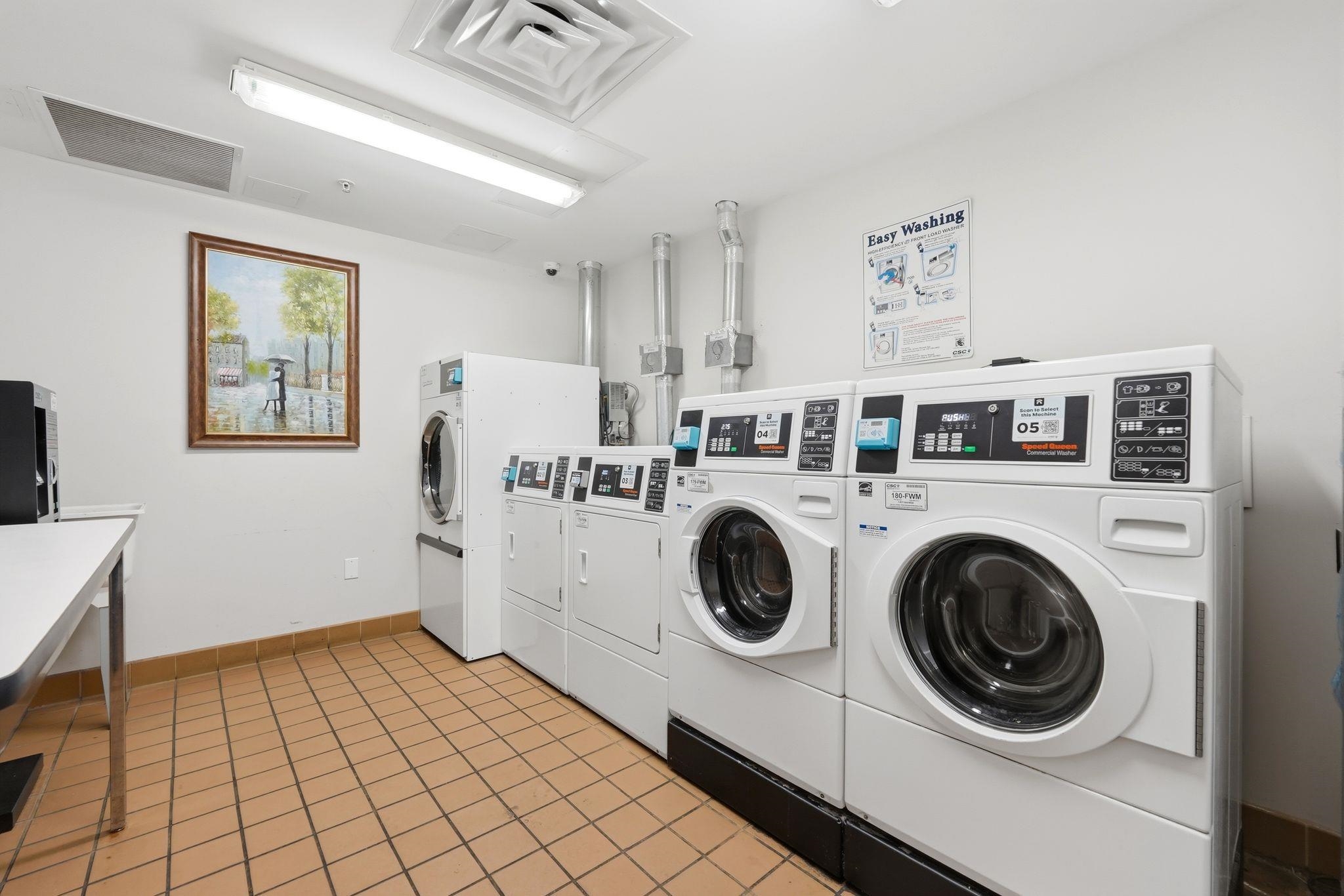 1209 SUMMIT AVE Unit: 407