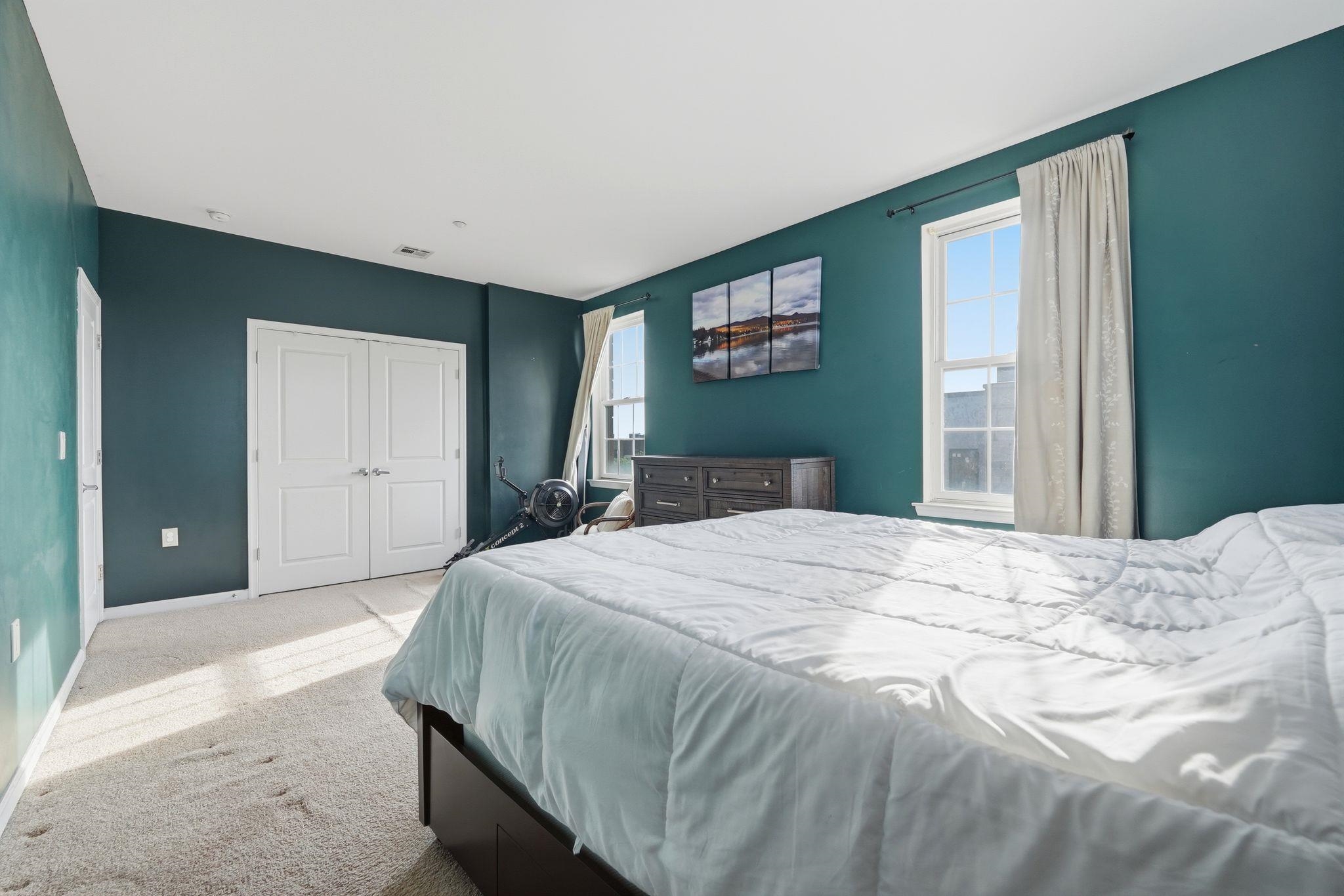 1209 SUMMIT AVE Unit: 407