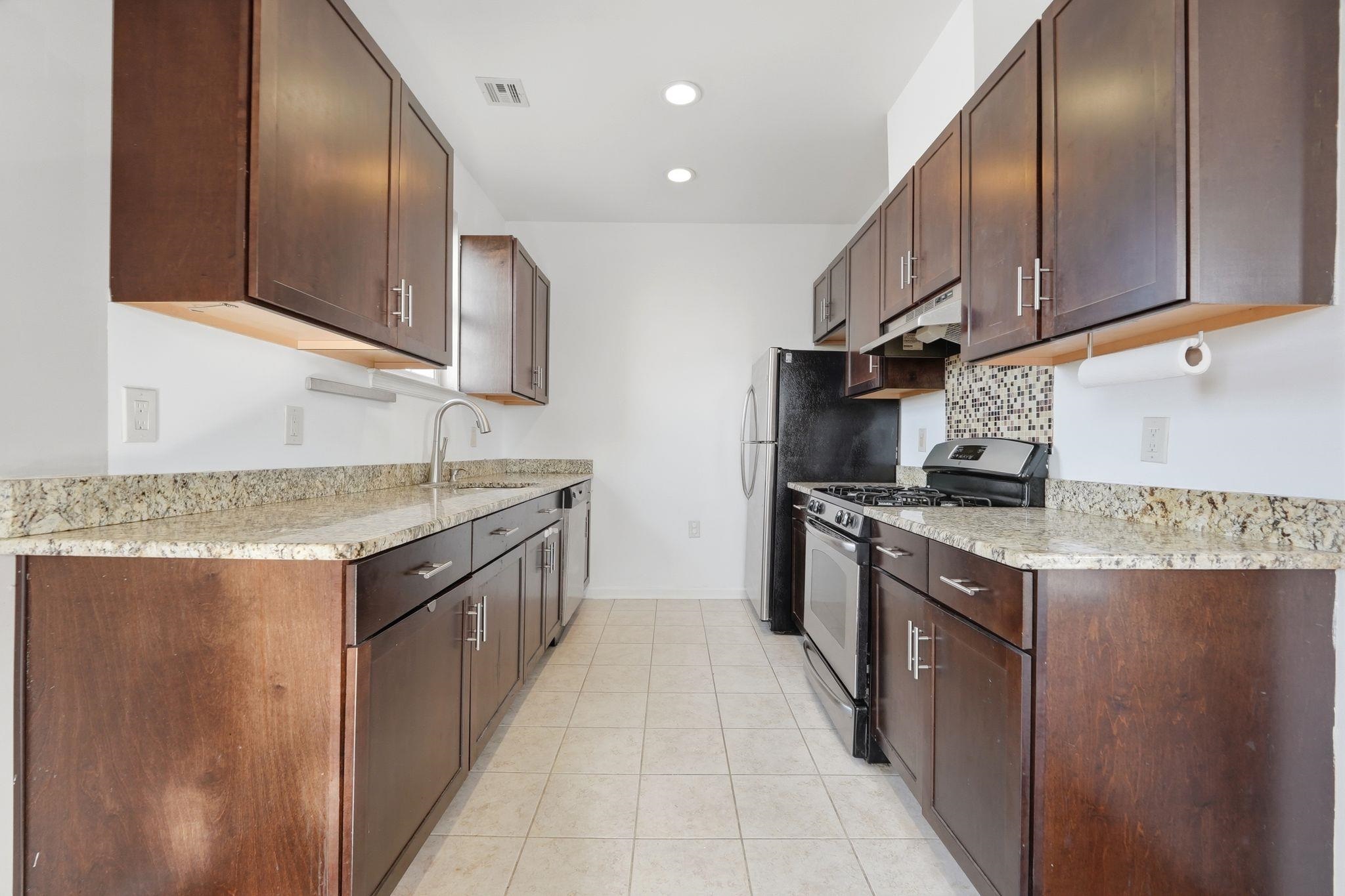 1209 SUMMIT AVE Unit: 407