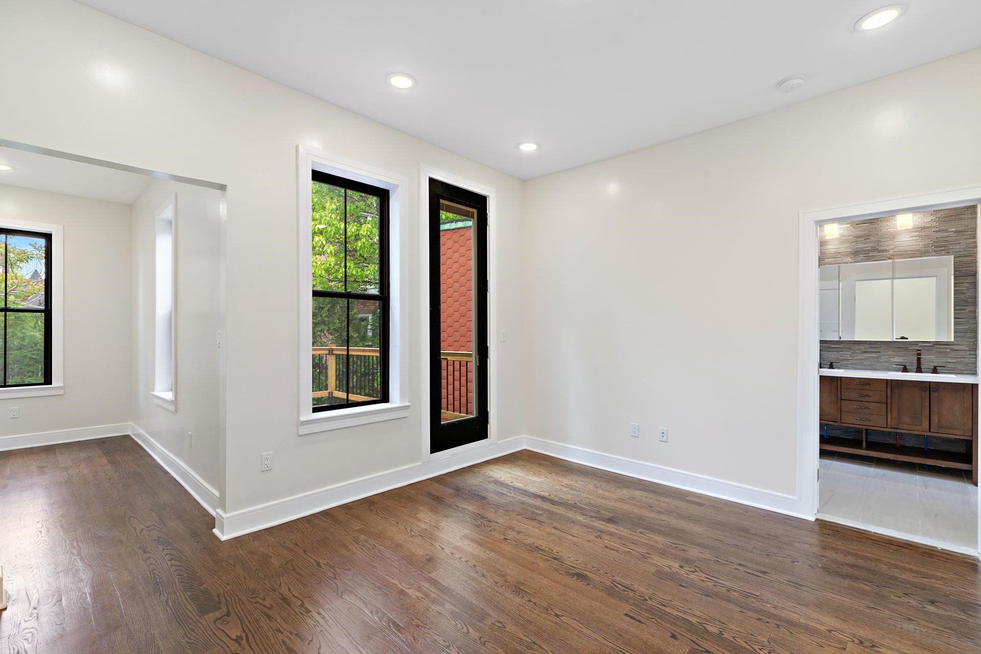 133 HUTTON ST Unit: 2