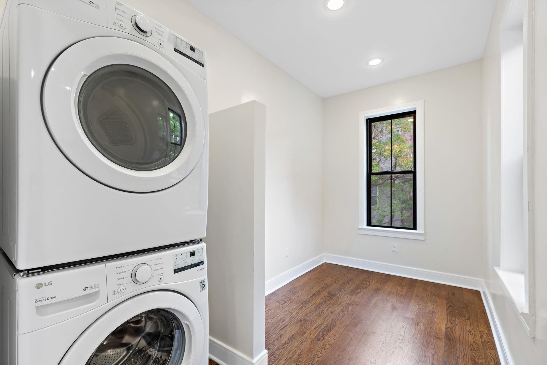 133 HUTTON ST Unit: 2