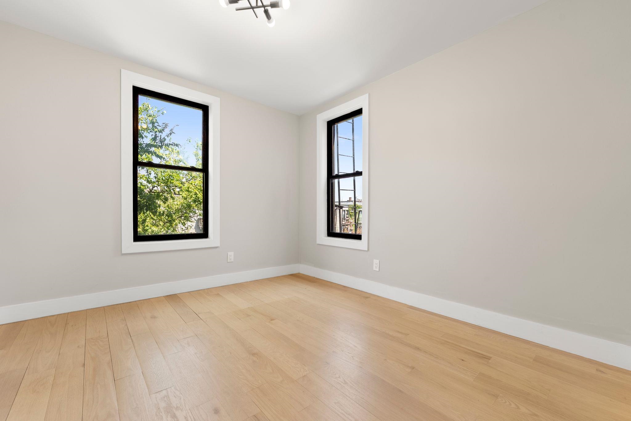 116 BOORAEM AVE Unit: 2