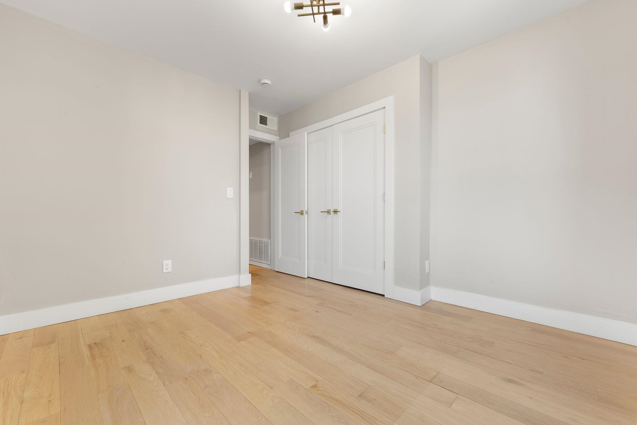 116 BOORAEM AVE Unit: 2