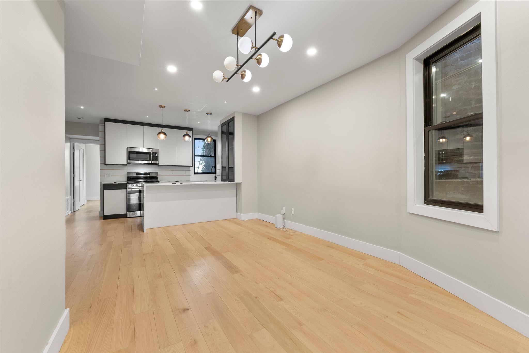 116 BOORAEM AVE Unit: 2
