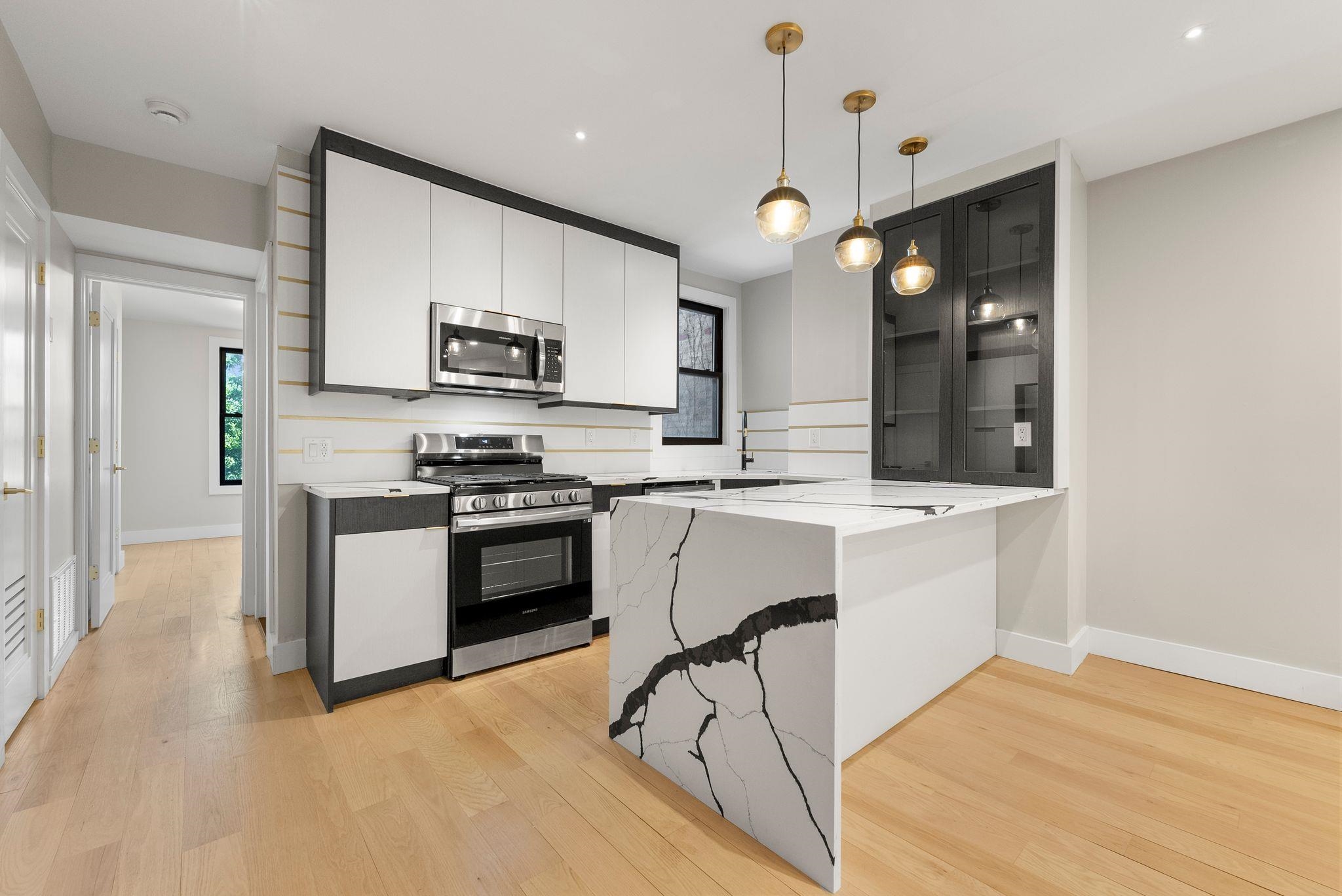 116 BOORAEM AVE Unit: 2
