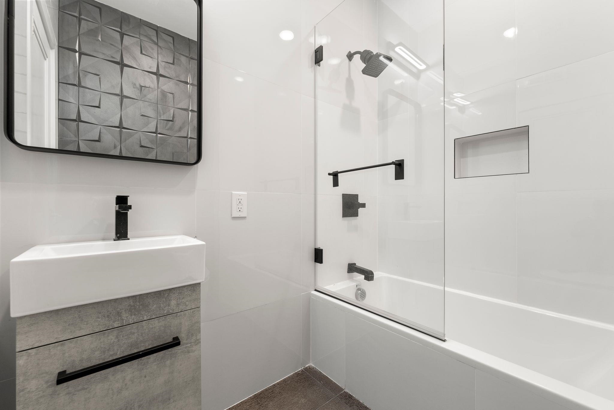 116 BOORAEM AVE Unit: 2