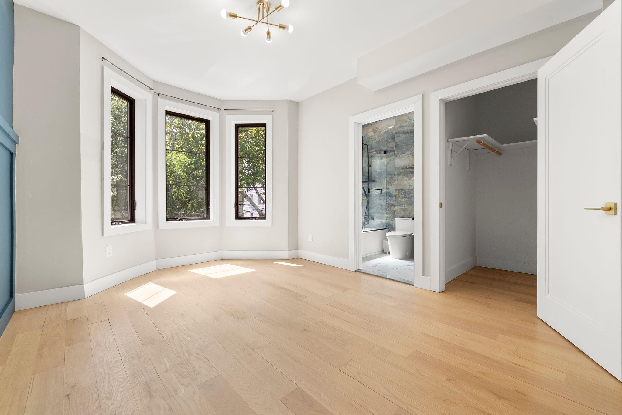 116 BOORAEM AVE Unit: 2