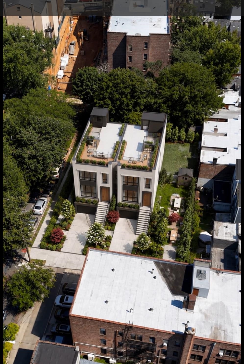 30 DE KALB AVE