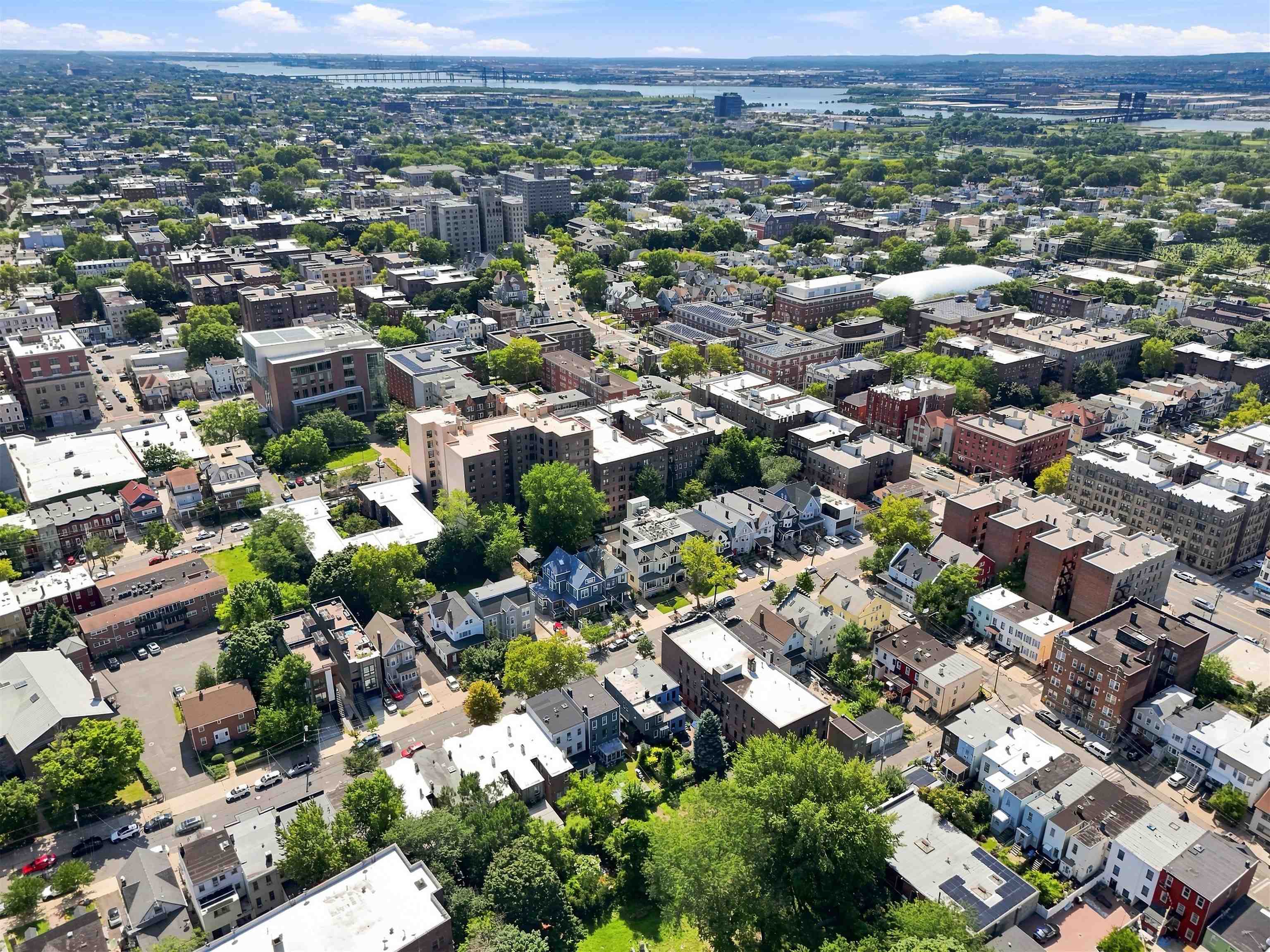 30 DE KALB AVE