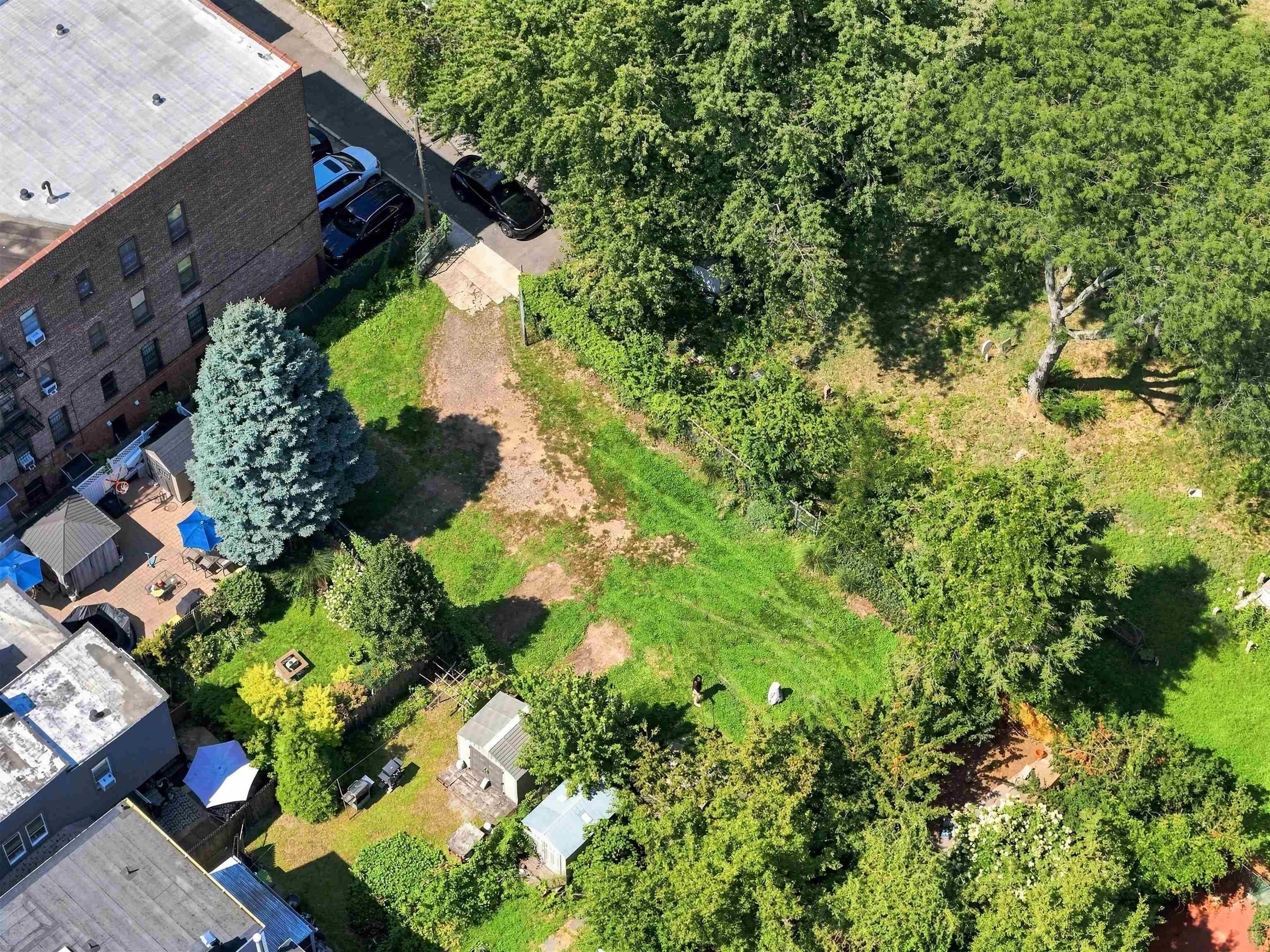 30 DE KALB AVE