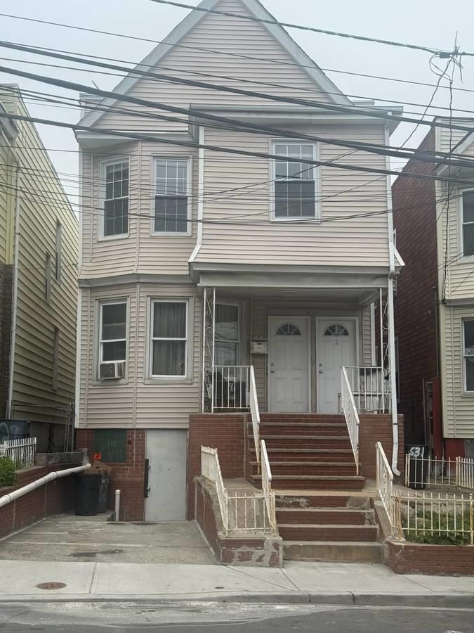 631 GARFIELD AVE Unit: 2