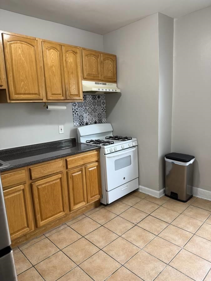 631 GARFIELD AVE Unit: 2