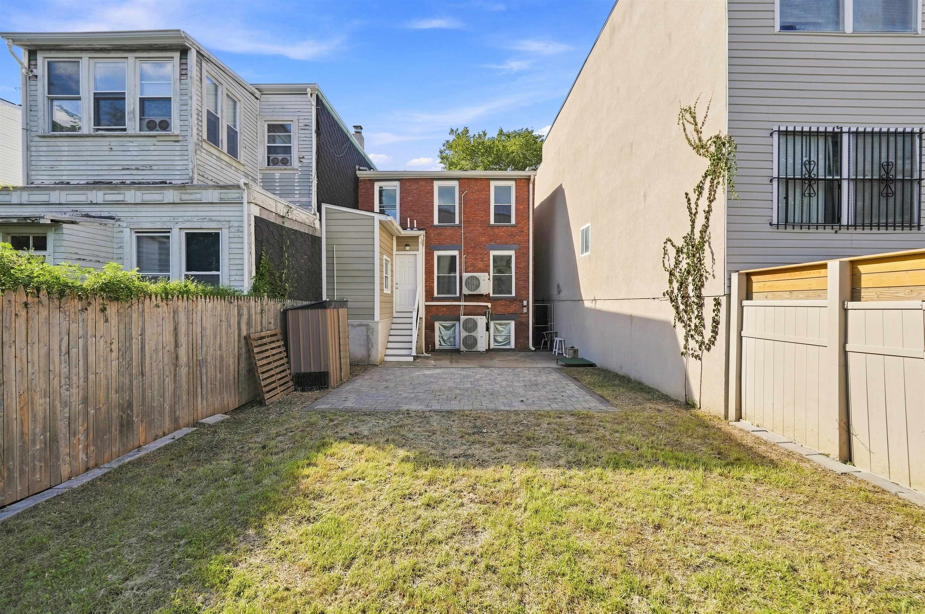 286 HALLADAY ST