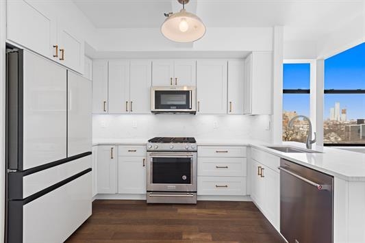 300 COMMUNIPAW AVE Unit: 310