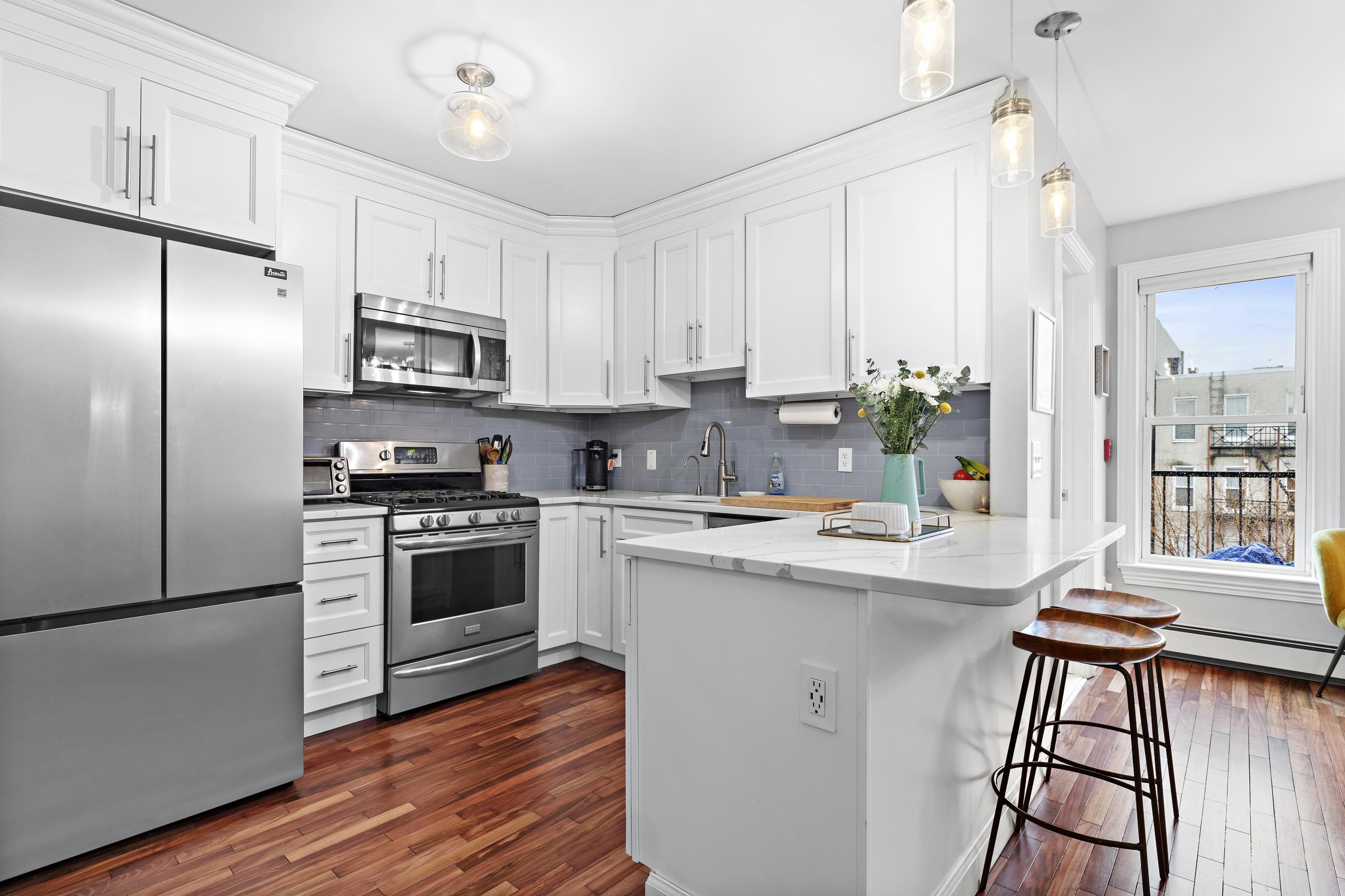 326 MADISON ST Unit: 4