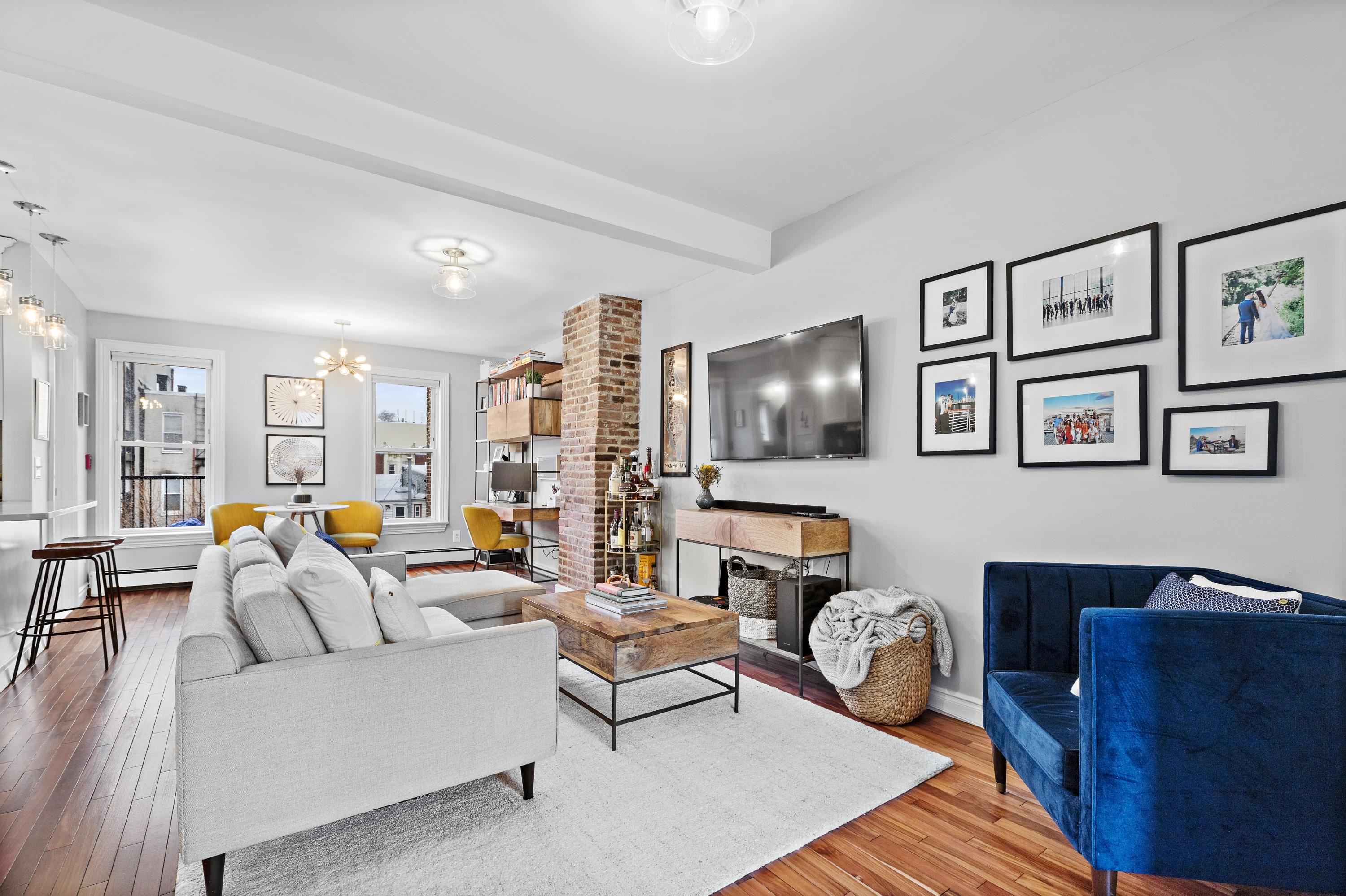 326 MADISON ST Unit: 4