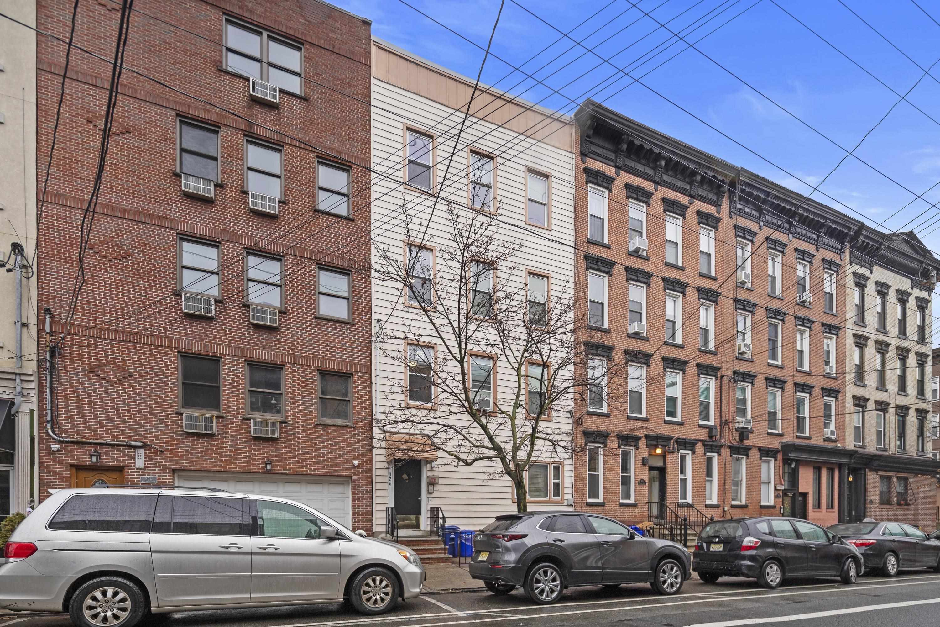 326 MADISON ST Unit: 4