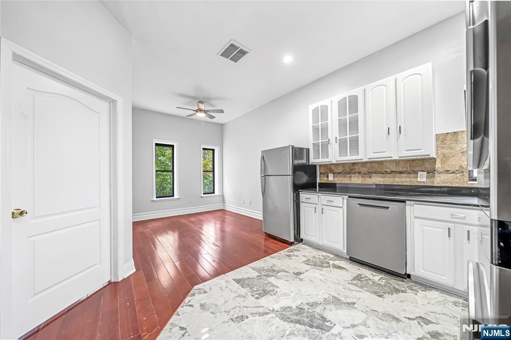 240 Clendenny Avenue 5A