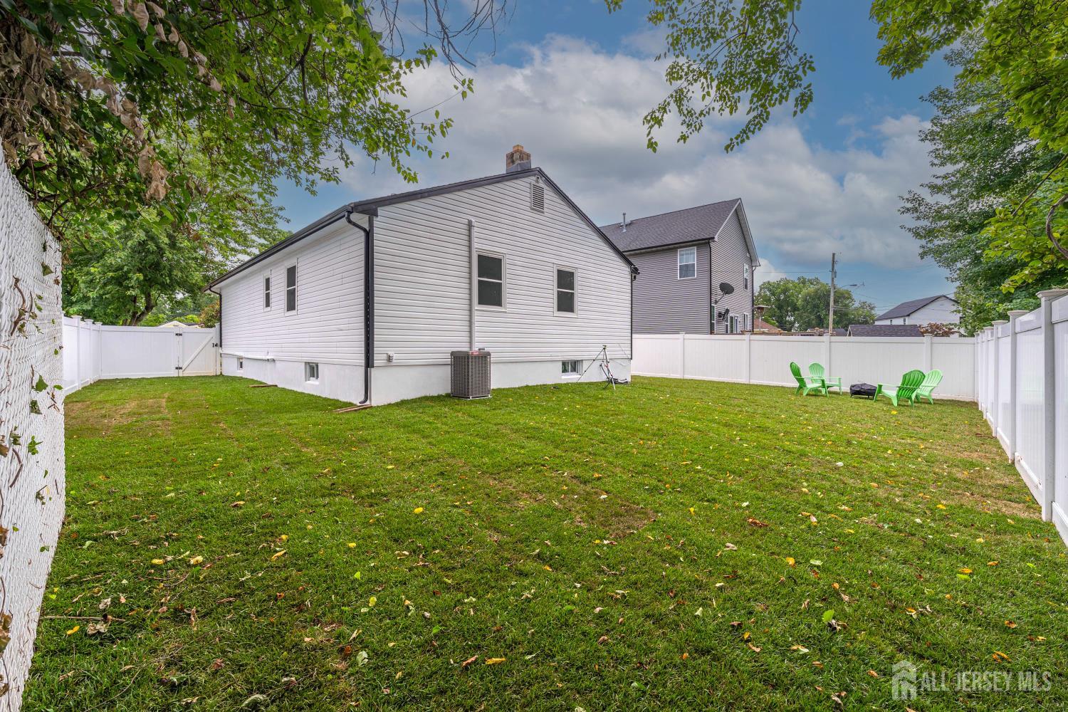 976 Woodmere Drive