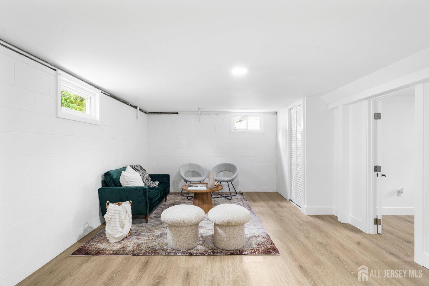 976 Woodmere Drive
