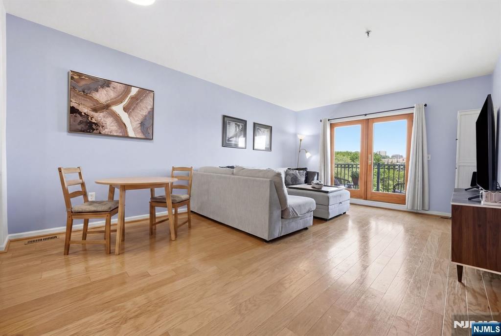 242 The Promenade 242