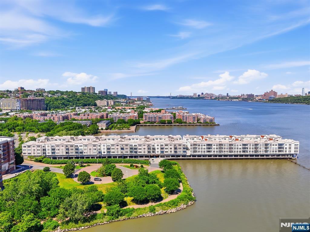 242 The Promenade 242