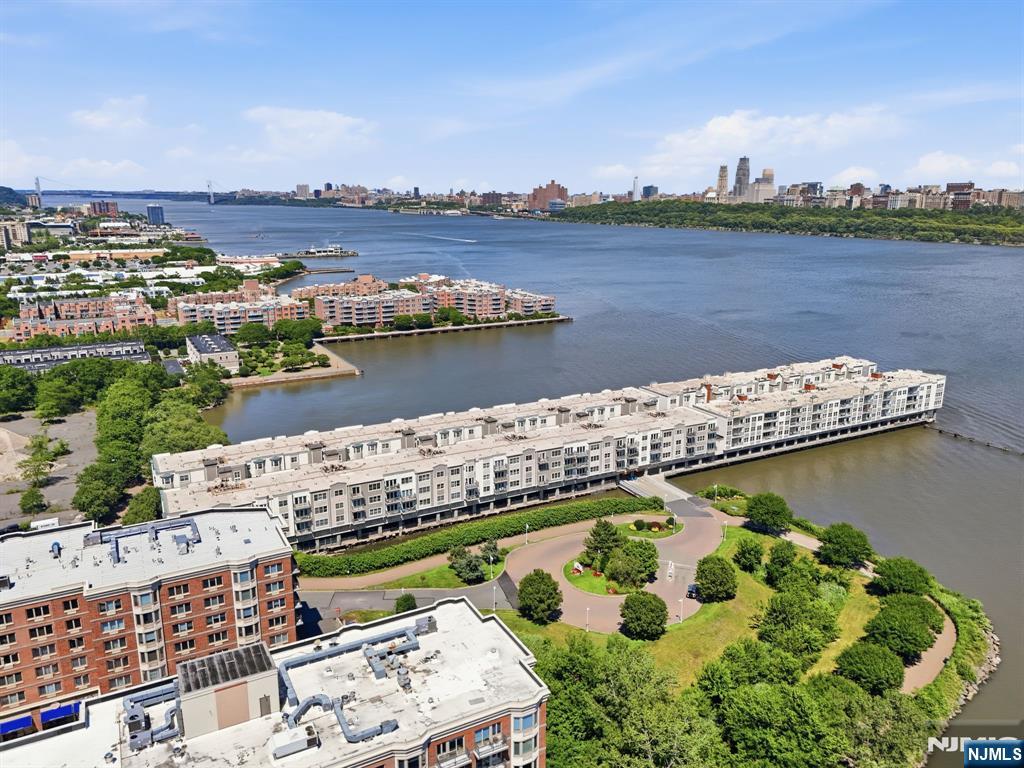 242 The Promenade 242