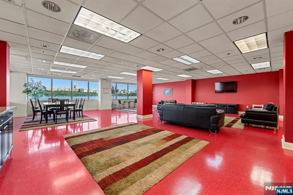 242 The Promenade 242