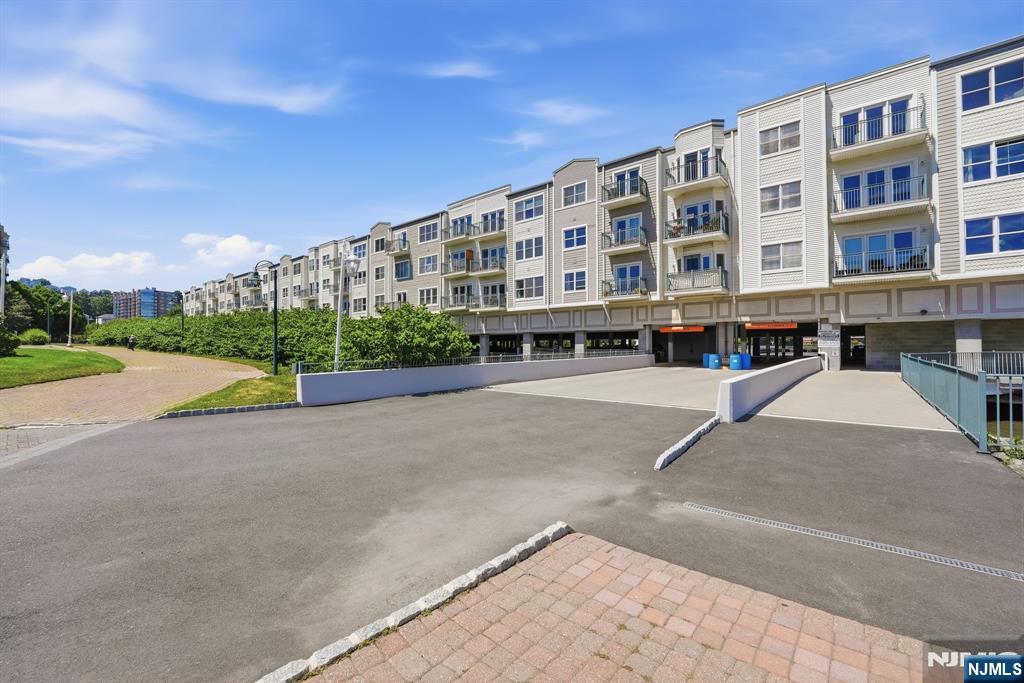 242 The Promenade 242
