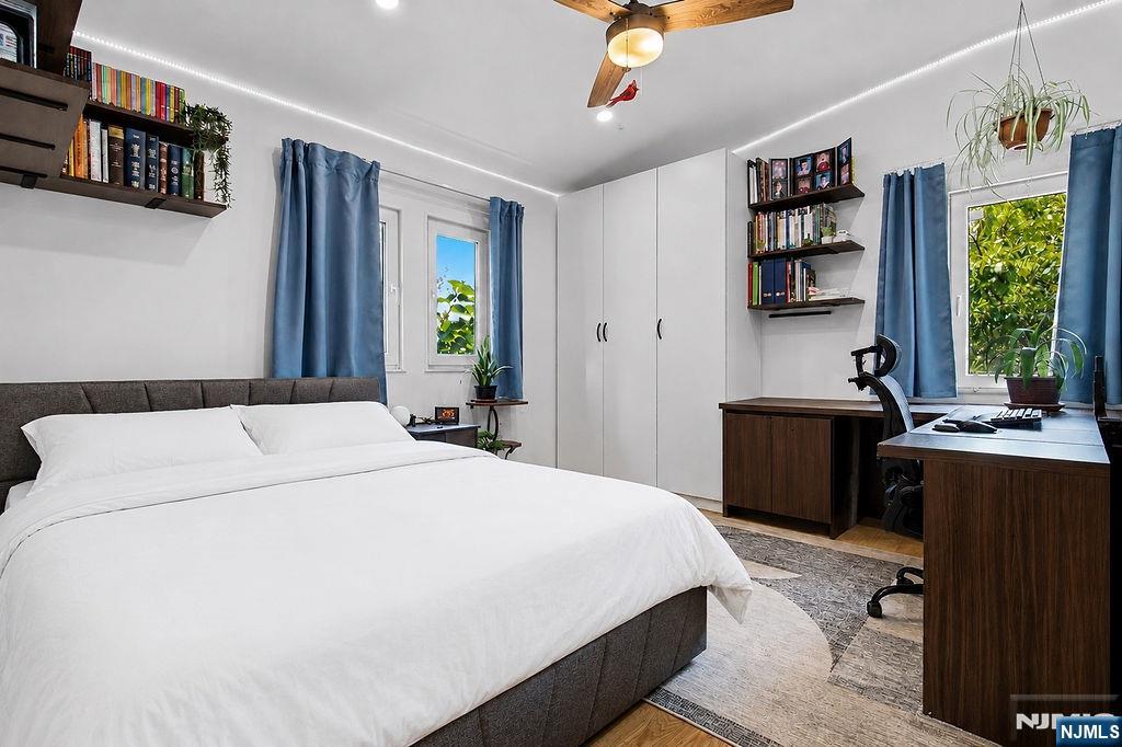 13-23 5th Street