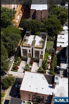 30 De Kalb Avenue