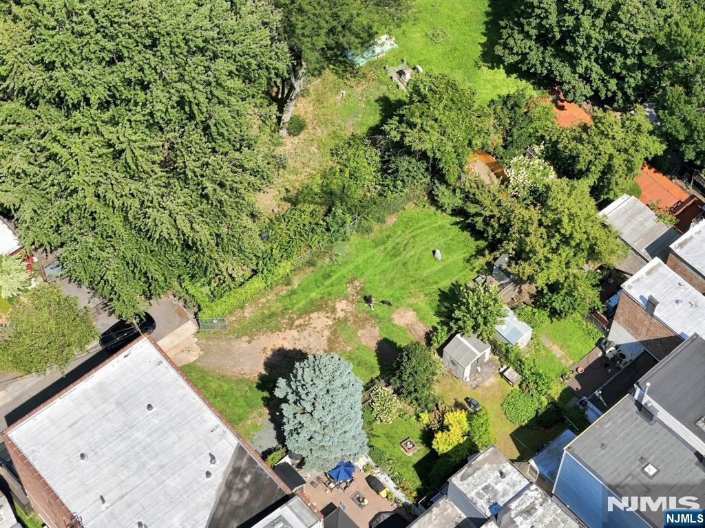 30 De Kalb Avenue