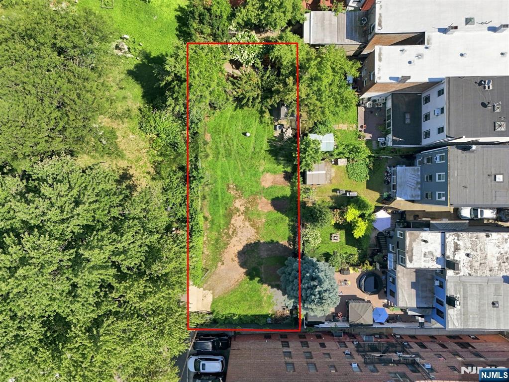 30 De Kalb Avenue