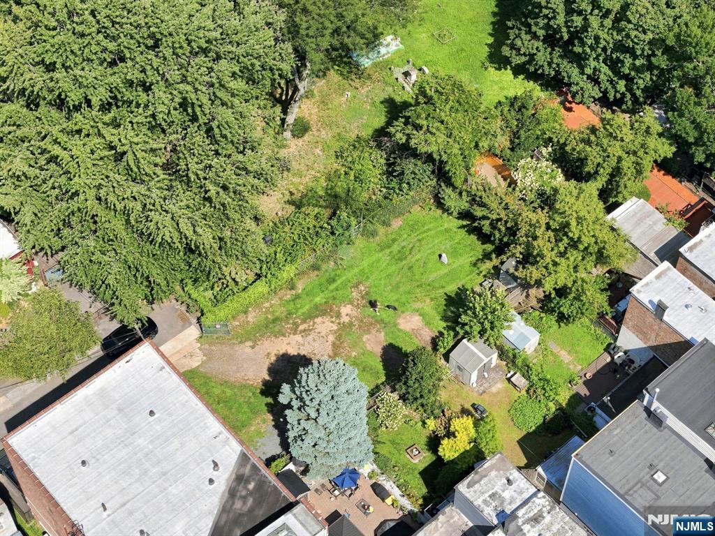30 De Kalb Avenue